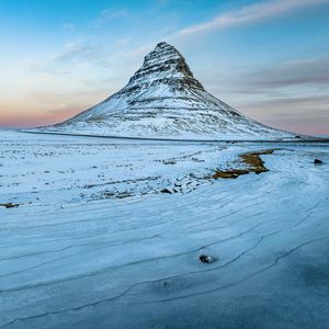 Превью обои гора, вершина, снег, зима, природа, пейзаж