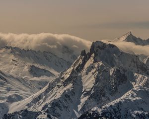 Превью обои гора, вершина, снег, заснеженный, сумерки, франция