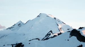 Превью обои гора, вершина, снег, заснеженный, пейзаж