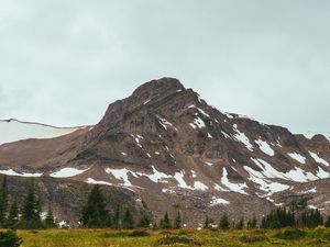 Превью обои гора, вершина, снег, деревья, природа, пейзаж