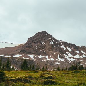 Превью обои гора, вершина, снег, деревья, природа, пейзаж