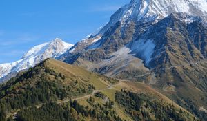 Превью обои гора, вершина, снег, склон, пейзаж, вид