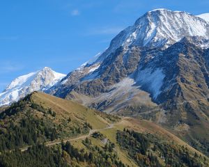 Превью обои гора, вершина, снег, склон, пейзаж, вид