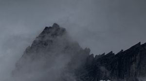 Превью обои гора, вершина, туман, облако, снег