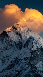 Превью обои гора, вершина, заснеженный, облака, долина кхумбу, намче, непал