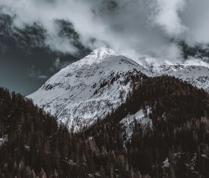 Превью обои гора, вершина, заснеженный, облака, италия