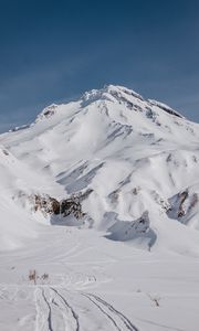 Превью обои гора, вершина, заснеженный, склон, белый, вулканический