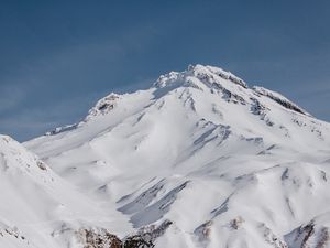 Превью обои гора, вершина, заснеженный, склон, белый, вулканический