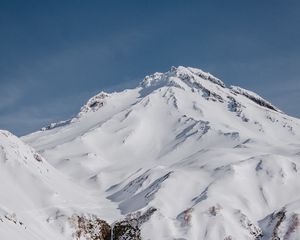 Превью обои гора, вершина, заснеженный, склон, белый, вулканический