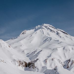 Превью обои гора, вершина, заснеженный, склон, белый, вулканический