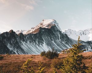 Превью обои гора, вершина, заснеженный, горный хребет, пейзаж