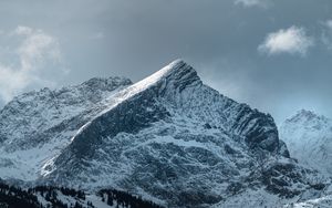 Превью обои гора, вершина, заснеженный, склон, пейзаж