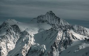 Превью обои гора, заснеженный, снег, зима, вершина, небо