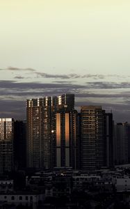 Превью обои город, архитектура, здания, небоскребы, вечер, небо