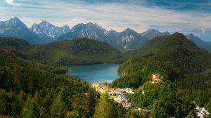 Превью обои город, деревья, лес, озеро, горы, облака, небо, пейзаж