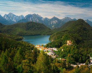 Превью обои город, деревья, лес, озеро, горы, облака, небо, пейзаж