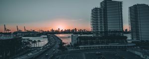 Превью обои город, мост, море, закат