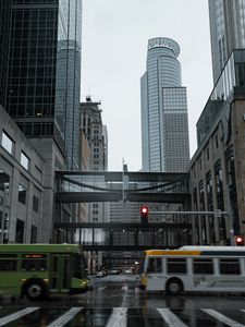 Превью обои город, небоскреб, архитектура, дорога, машины
