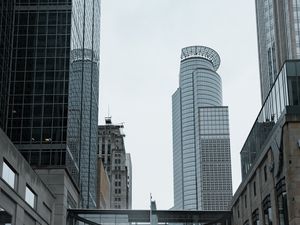 Превью обои город, небоскреб, архитектура, дорога, машины