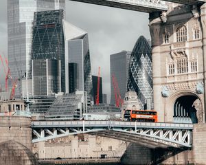 Превью обои город, небоскребы, мост, вода, автобус, лондон