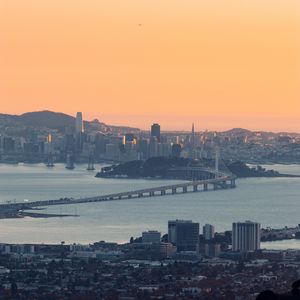 Превью обои город, небоскребы, побережье, порт, холмы