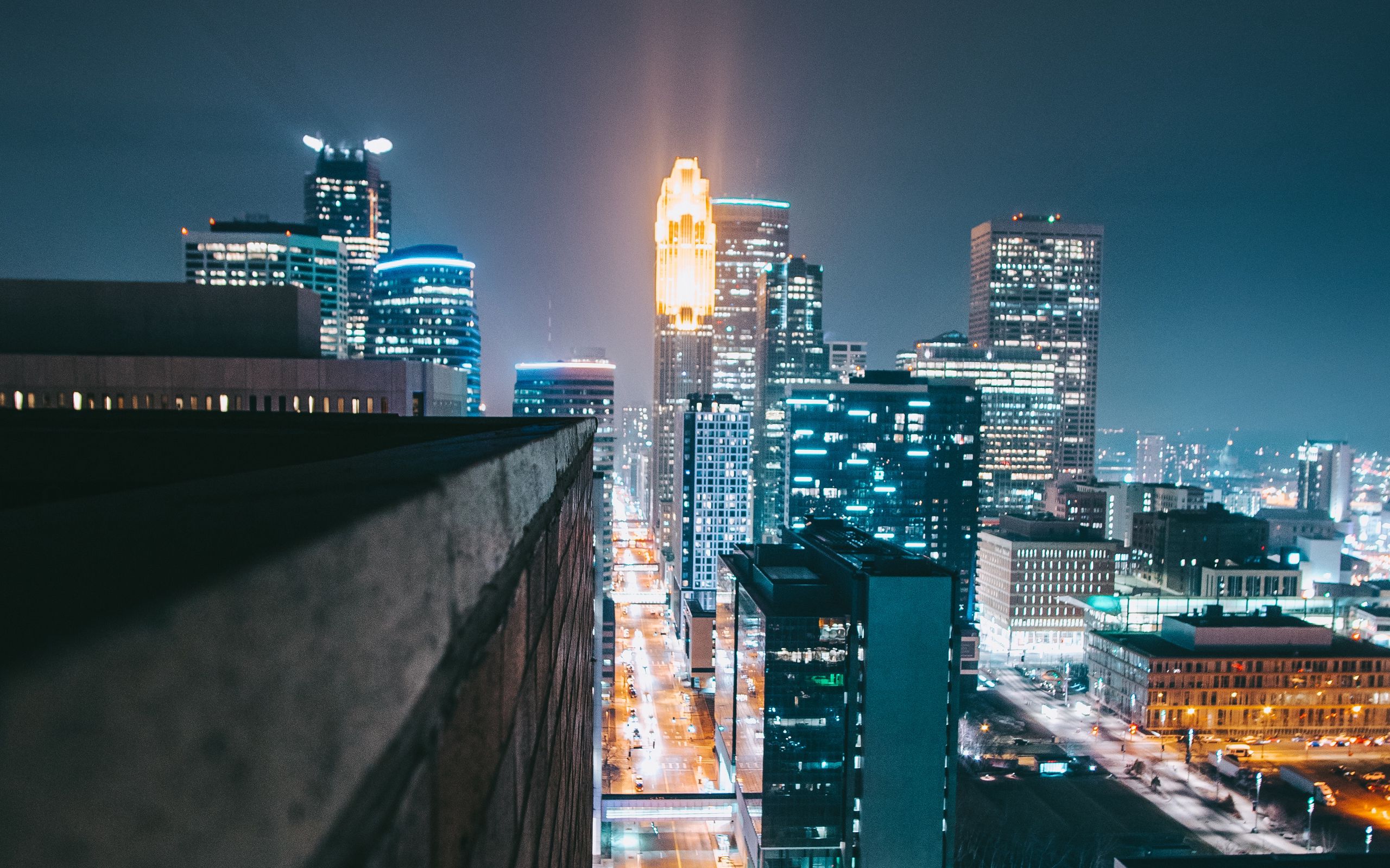Город с крыши ночью