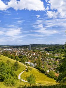 Превью обои город, панорама, холмы, деревья, лес, небо, облака