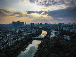 Превью обои город, река, вид сверху, здания, городской пейзаж