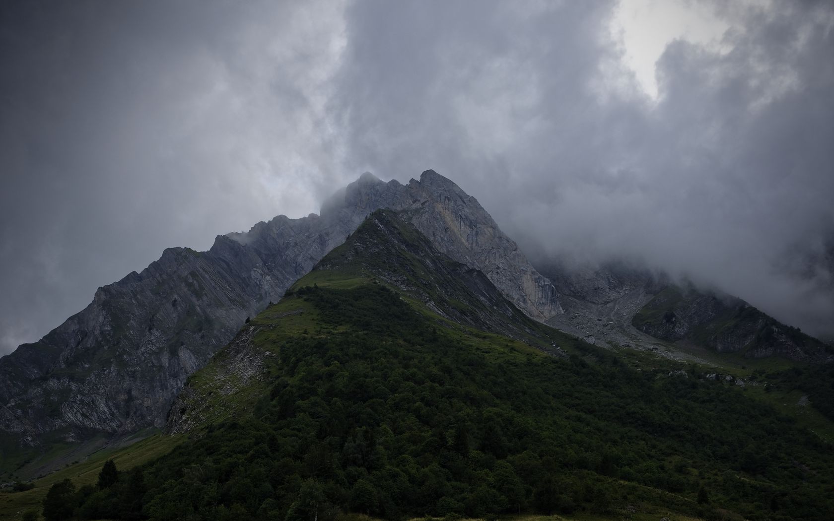 Фото гор в тумане