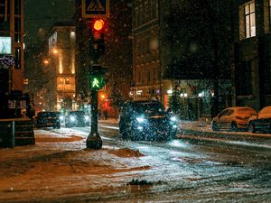 Превью обои город, улица, ночь, снег, машины