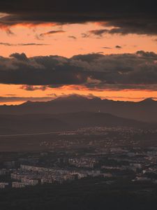 Превью обои город, вечер, горы, закат