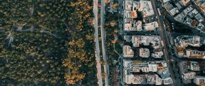 Превью обои город, вид сверху, дорога, здания, лес
