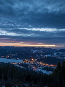 Превью обои город, вид сверху, горы, ночь, сумерки, пейзаж