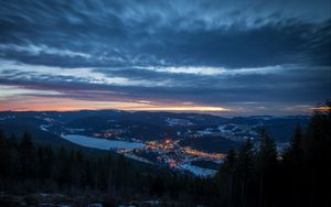 Превью обои город, вид сверху, горы, ночь, сумерки, пейзаж