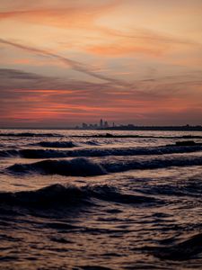 Превью обои город, закат, горизонт, море, небо