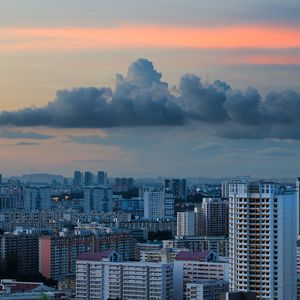 Превью обои город, здания, архитектура, небоскреб, облака, закат