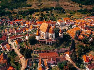 Превью обои город, здания, архитектура, крыши, вид сверху