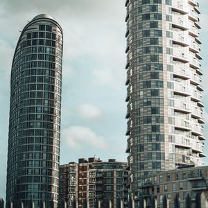 Превью обои город, здания, архитектура, облака, вид снизу