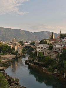 Превью обои город, здания, архитектура, река, горы