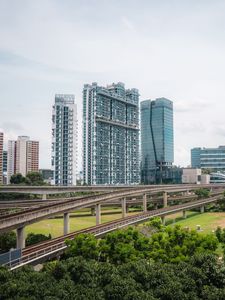 Превью обои город, здания, мост, дорога, развязка, деревья