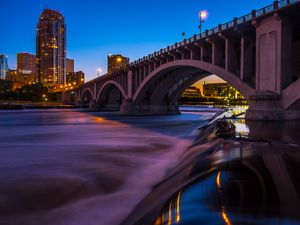Превью обои город, здания, мост, архитектура, вода, сумерки