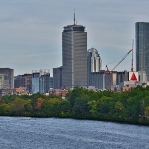 Превью обои город, здания, небоскребы, река, бостон, сша