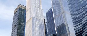 Превью обои город, здания, небоскребы, дорога