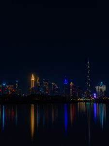 Превью обои город, здания, ночь, побережье, вода, отражение, темный