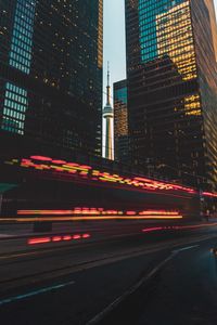 Превью обои город, здания, огни, движение, дорога, длинная выдержка