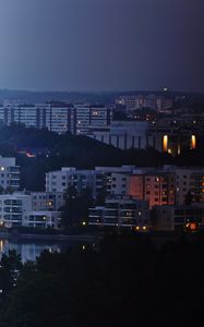 Превью обои город, здания, река, ночь, небо, деревья, городской пейзаж