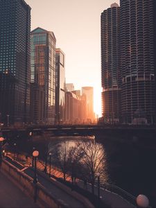 Превью обои город, здания, река, закат