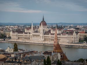 Превью обои город, здания, река, архитектура, старый, будапешт