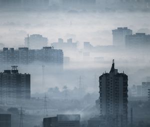 Превью обои город, здания, туман, вид сверху, иллюзия