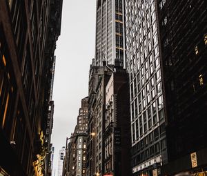 Превью обои город, здания, улица, фасады